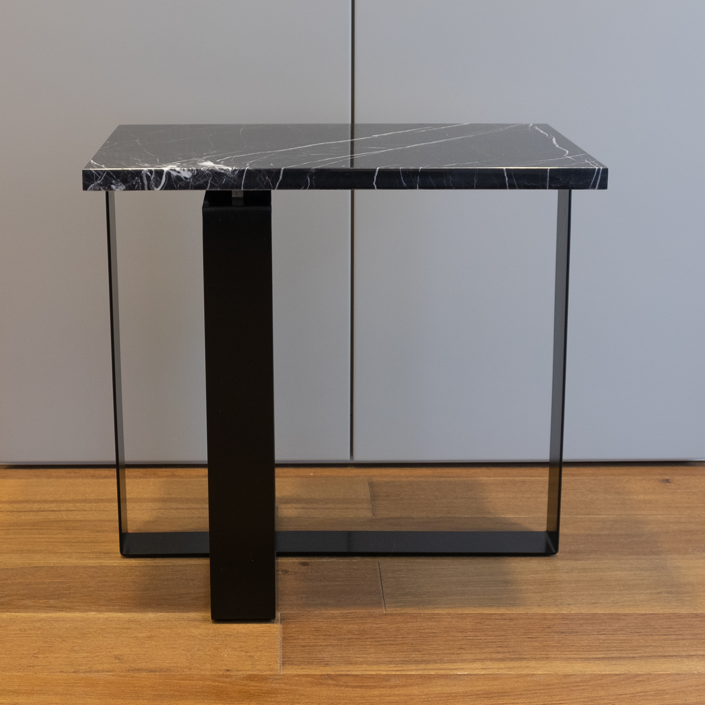 Nightstand-Front-Black-Black-04