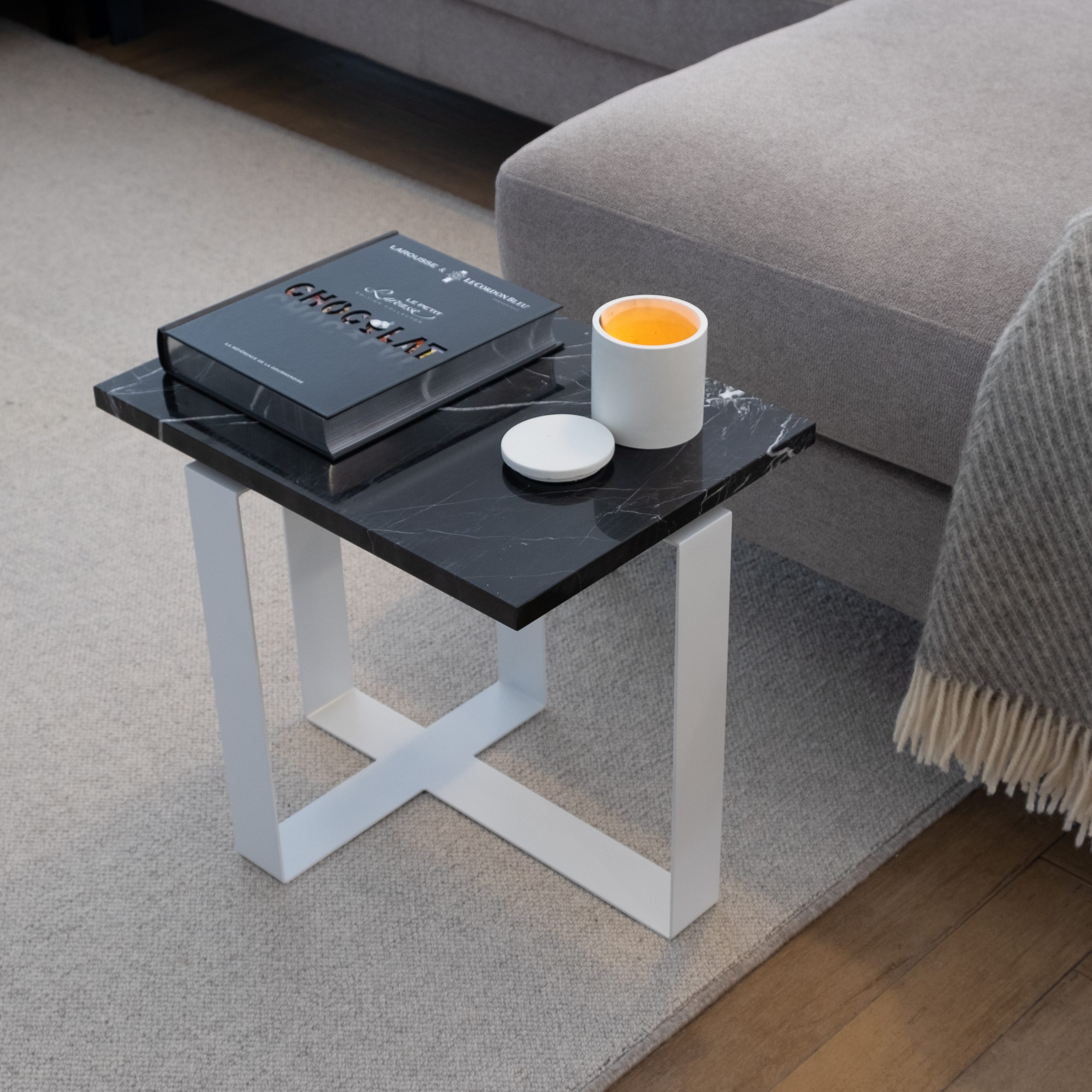 Nightstand-Mood-White-Black-02